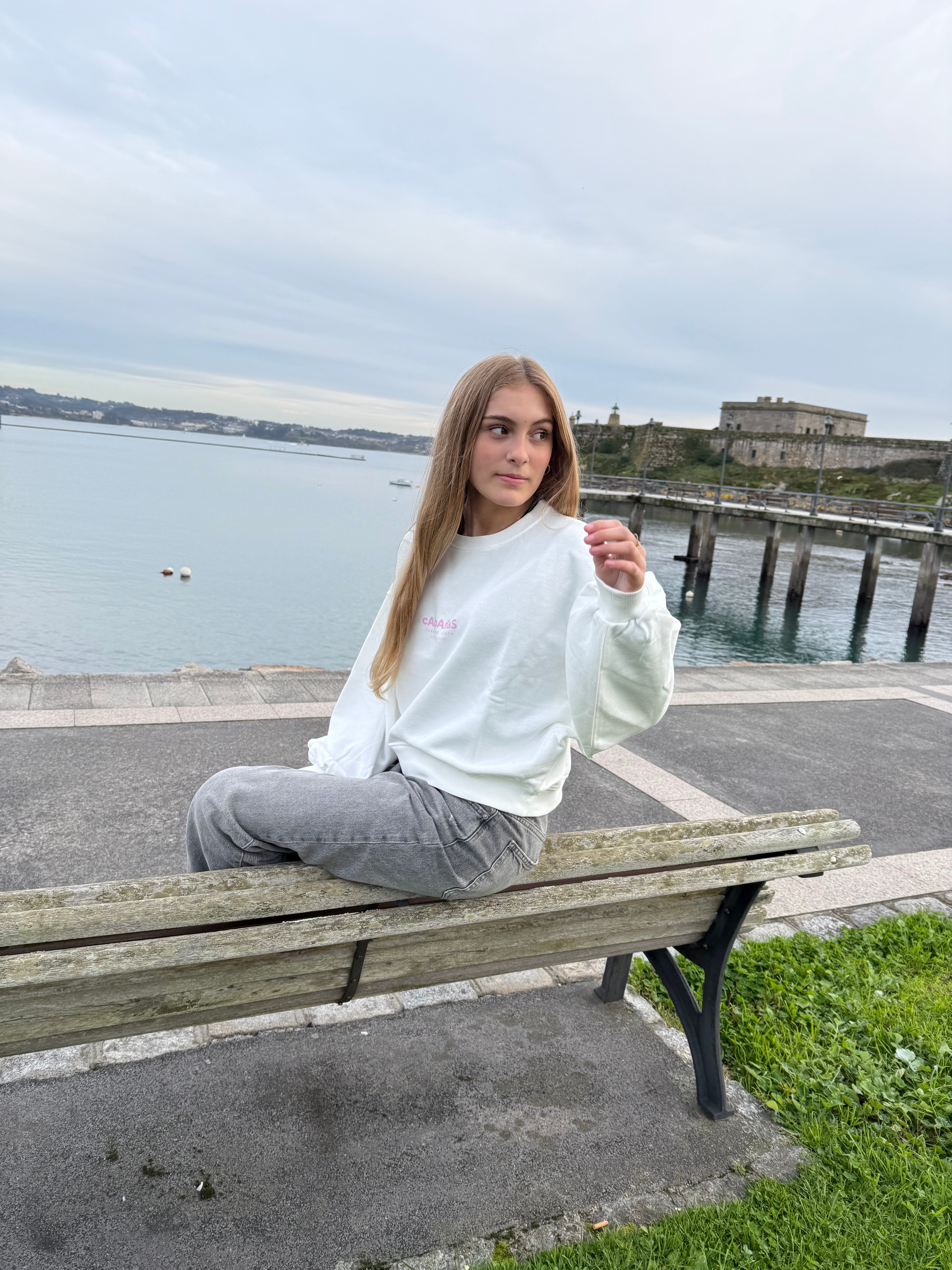 SUDADERA CORTA BLANCO/ROSA "CABAÑAS" SIN CAPUCHA